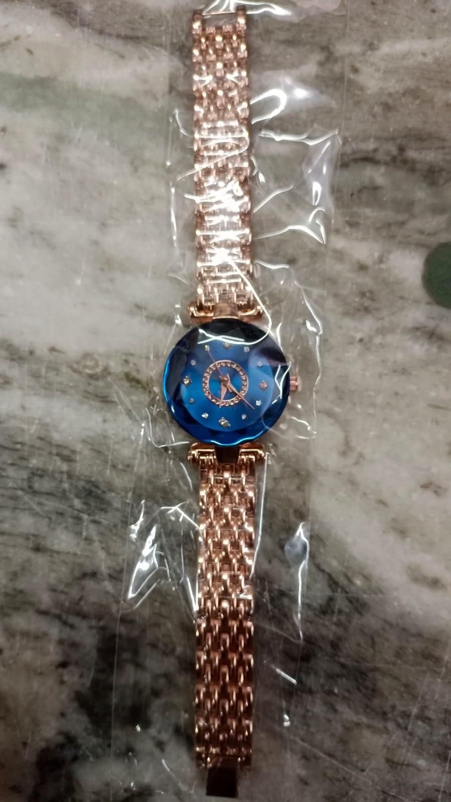 Women 's Beautiful Diamond Shape Watch