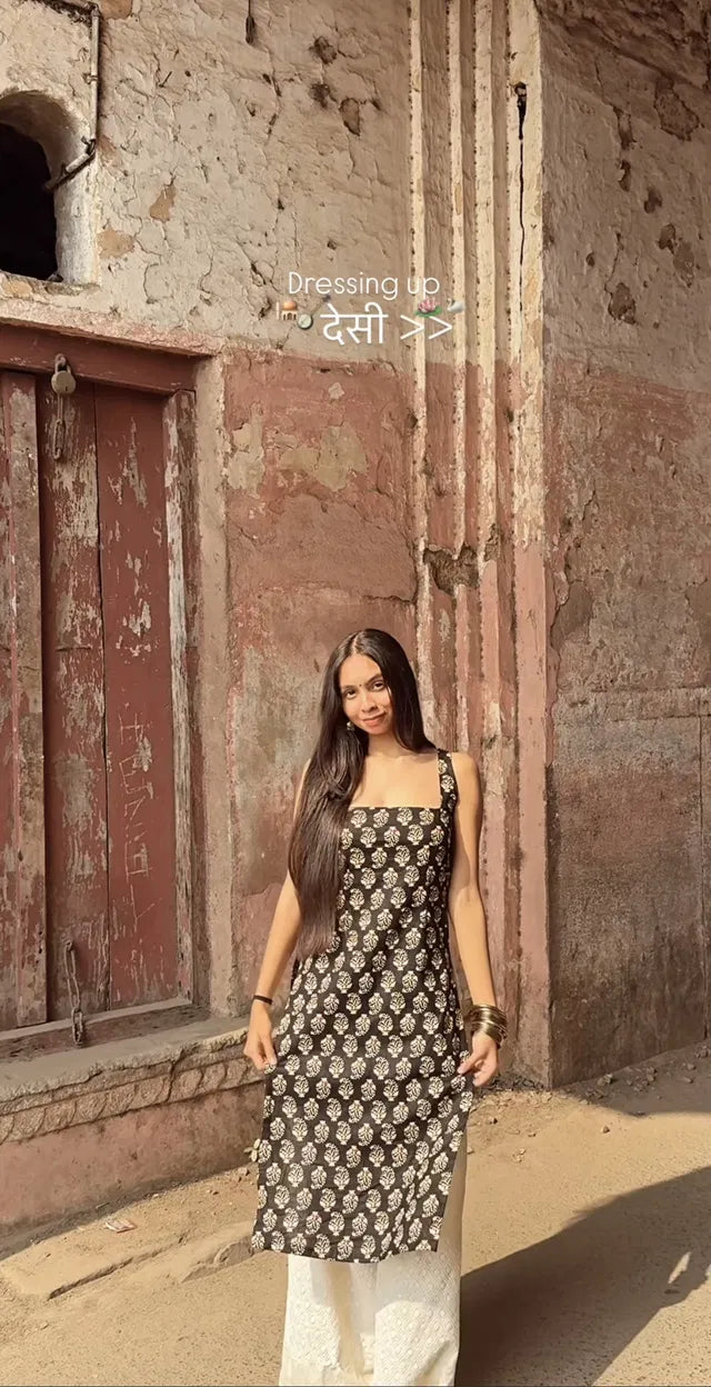 Women 's Printed Straight Sleeveless Kurta